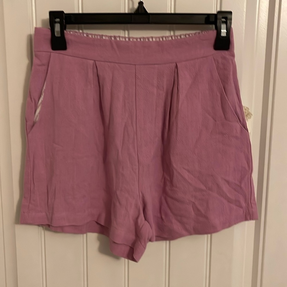 Altar’d State trouser shorts women’s S .‎ Pink, pockets, contrasting lining.